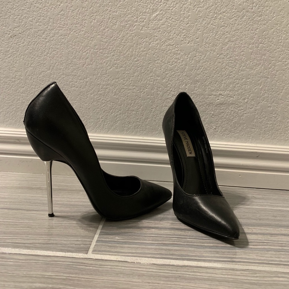 Steve Madden Black heels
